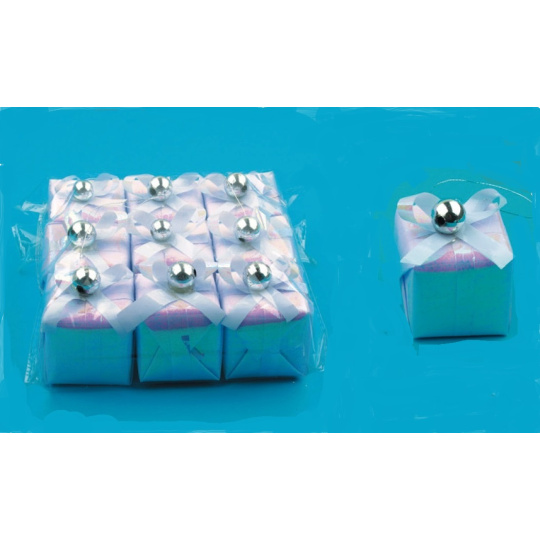Dárečky bílé perleťové 3,5 x 3,5 cm, 9 kusů v sáčku