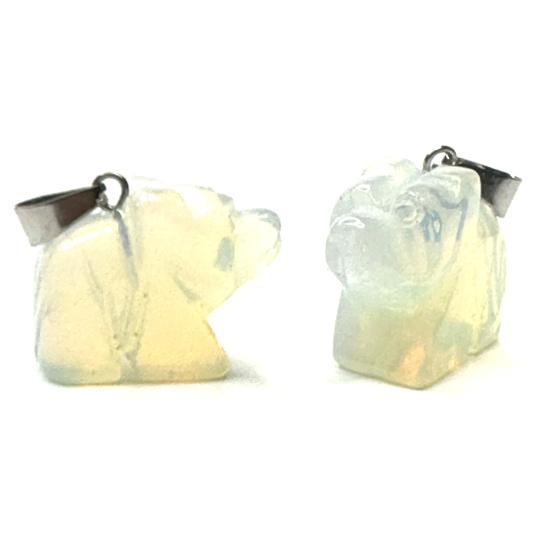 Opalit Medvěd přívěsek, syntetický kámen ručně broušená figurka 1,8 x 2,5 x 8 mm, kámen přání a naděje