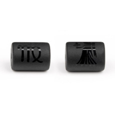 Onyx Panna oznacza zodiakalny znak, wisiorek na łańcuszek naturalny kamień, wałek 10 mm 1 sztuka, kamień żywotnych sił