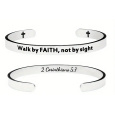 Nerezová ocel náramek stříbrný s oboustranným gravírováním Žijeme z víry..., otevřená manžeta, 6 mm