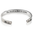 Nerezová ocel náramek stříbrný s gravírováním To nejlepší teprve přijde, otevřená manžeta, 4 mm
