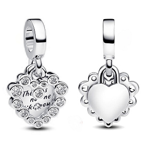 Charm Dvojitý visací přívěsek s třpytivým srdcem, přívěsek na náramek láska