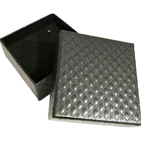 Krabička texturovaný papír s houbičkou na šperky černá 7 x 7 x 3,5 cm Krabička texturovaný papír s houbičkou na šperky černá 7 x 7 x 3,5 cm