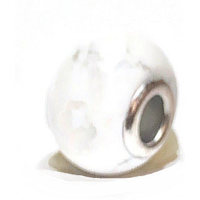 Magnezit / Howlit bílý přívěsek kulatý přírodní kámen 14 mm, otvor 4,2 mm 1 kus, očistný kámen