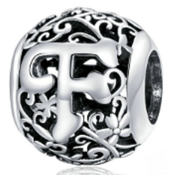 Charm Kouzelná abeceda písmeno F s květinami, korálek na náramek