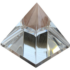 Křišťálové sklo Pyramida 40 mm