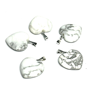 Magnezit / Howlit bílý Srdce přívěsek přírodní kámen 20 mm, očistný kámen