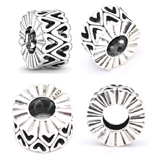 Charm Děrovaná srdce nepravidelného tvaru, stopper, klipový korálek na náramek láska