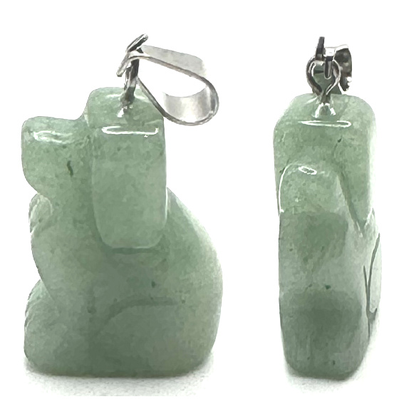 Chalcedon zelený Pes přívěsek přírodní kámen, ručně broušená figurka 1,8 x 2,5 x 8 mm, kámen lásky, radosti