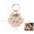 Klíčenka Tlapka – památka na vašeho mazlíčka, kterou máte stále u sebe, koženková, růžová