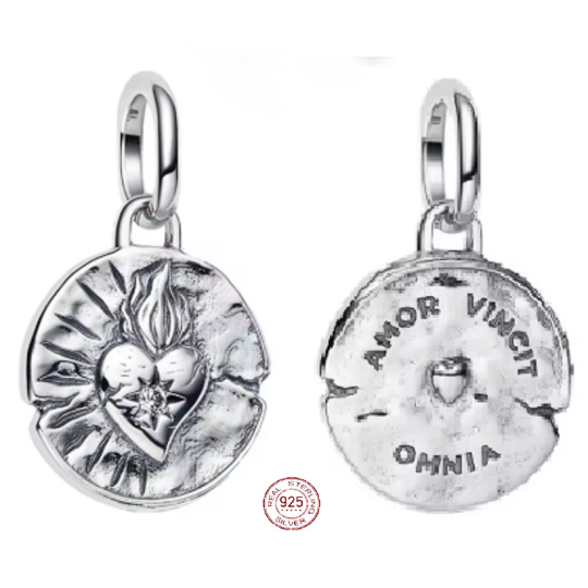 Charm Sterlingové stříbro 925 Láska vítězí – Amor Vincit Omnia, symbol oddanosti, přívěsek na náramek láska