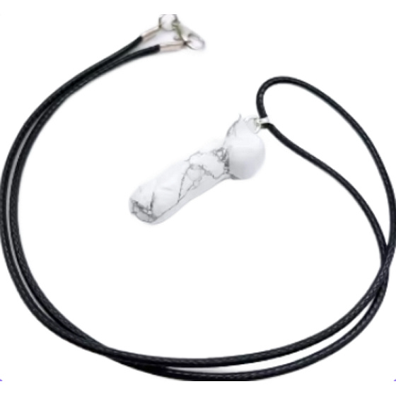 Bílý magnezitový (howlit) amulet ve tvaru penisu, přívěsek z přírodního kamene, ručně broušený, 3 cm, symbol plodnosti