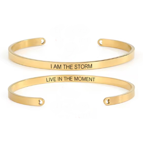 Nerezová ocel náramek pozlacený s oboustranným gravírováním Já jsem bouře, otevřená manžeta, 4 mm