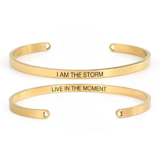 Nerezová ocel náramek pozlacený s oboustranným gravírováním Já jsem bouře, otevřená manžeta, 4 mm
