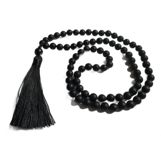 Onyx náhrdelník 80 + 1 kuliček matný meditační šperk, přírodní kámen, vázaný střapec, korálek 8 mm