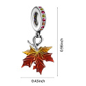 Charm Barvy podzimu - podzimní list, javorový list, přívěsek na náramek příroda