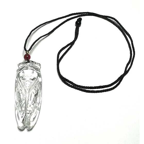 Křišťál cikáda přívěsek přírodní kámen, ručně vyřezávaný 53 x 18 x 13 mm, kámen kamenů