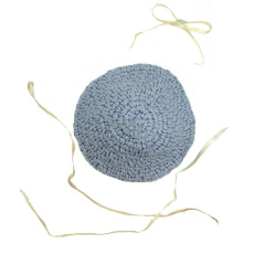 Bavlněný znovupoužitelný odličovací tampon ručně háčkovaný, světle šedý 7,5 - 8 cm 1 kus