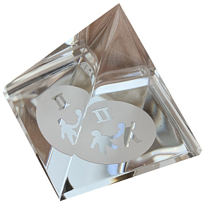 Křišťálové sklo Pyramida čirá s měsíčním znamením Blíženci