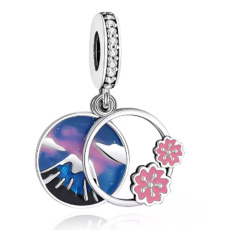 Charm Japonsko - Fudži ve stínu sakury, přívěsek na náramek cestování
