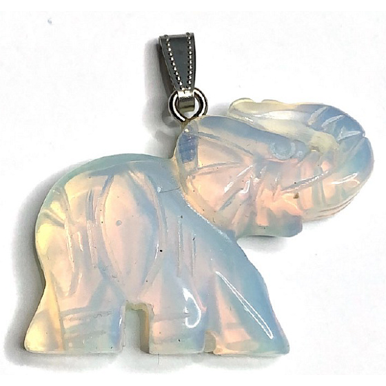 Opalit Slon přívěsek syntetický kámen ručně broušená figurka 3,2x4 cm, kámen přání a naděje