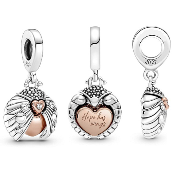 Charm Beruška s křídly „Hope has wings“ 2022 – symbol štěstí, naděje a ochrany přívěsek na náramek