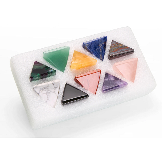 Pyramida – sada 10 broušených pyramid z přírodních kamenů, cca 3,5 cm