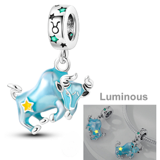 Charm Znamení zvěrokruhu Býk, zářící ve tmě luminozní přívěsek na náramek
