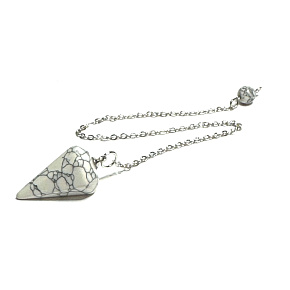 Magnezit / Howlit bílý kyvadlo přírodní kámen 2,5 cm + 18 cm řetízek s korálkou, očistný kámen