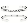 Nerezová ocel náramek stříbrný s gravírováním Věř v Boha..., otevřená manžeta, 6 mm