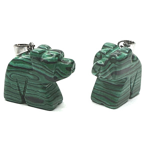 Malachit Medvěd přívěsek, ručně broušená figurka 1,8 x 2,5 x 8 mm, kámen splněných přání