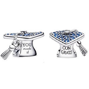 Charm YOU MADE IT – přívěsek na náramek, promoční čepice 2026, symbol úspěchu a nových začátků, gradace