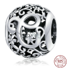 Charm Sterlingové stříbro 925 Kouzelná abeceda písmeno C s květinami, korálek na náramek Charm Sterlingové stříbro 925 Kouzelná abeceda písmeno C s květinami, korálek na náramek