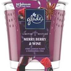 Glade Merry Berry & Wine s vůní lesních plodů a červeného vína vonná svíčka ve skle, doba hoření až 38 hodin 129 g