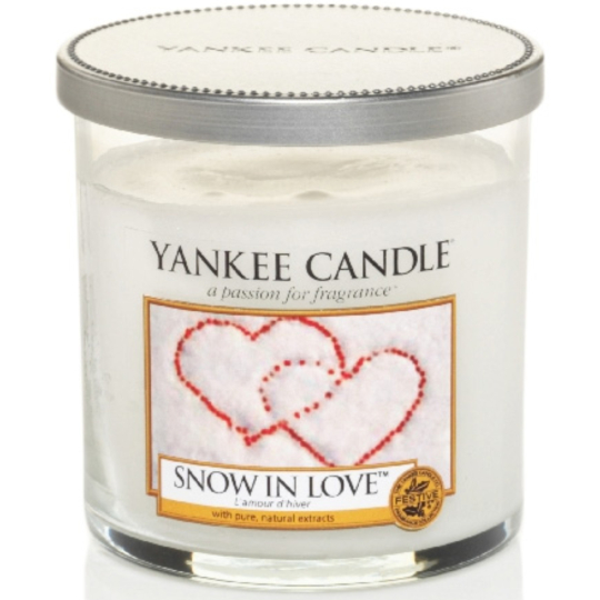 Yankee Candle Snow in Love - Zamilovaný sníh vonná svíčka Décor malý 198 g