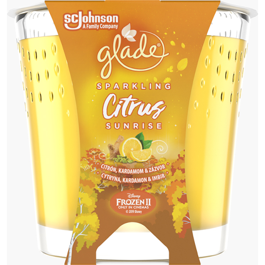 Glade Sparkling Citrus Sunrise s vůní citronu, kardamomu a zázvoru vonná svíčka ve skle, doba hoření až 32 hodin 129 g