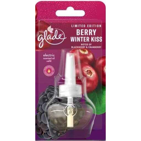 Glade Electric Scented Oil Berry Winter Kiss s vůní ostružin a brusinek tekutá náplň do elektrického osvěžovače vzduchu 20 ml