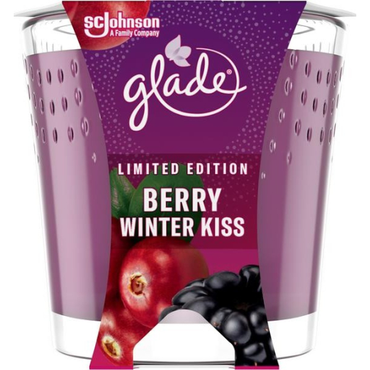 Glade Berry Winter Kiss s vůní ostružin a brusinek vonná svíčka ve skle, doba hoření až 38 hodin 129 g