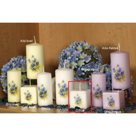 Lima Vůně Květin Fialka vonná svíčka bílá s obtiskem krychle 45 x 45 mm 1 kus