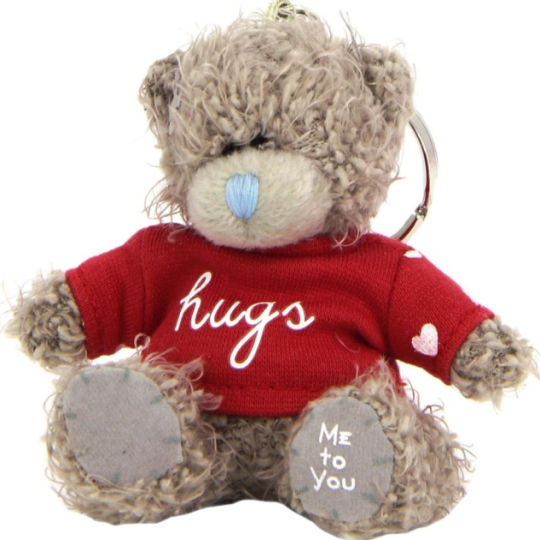 Me to You Medvídek v tričku s nápisem Hugs plyšová klíčenka 7,5 cm